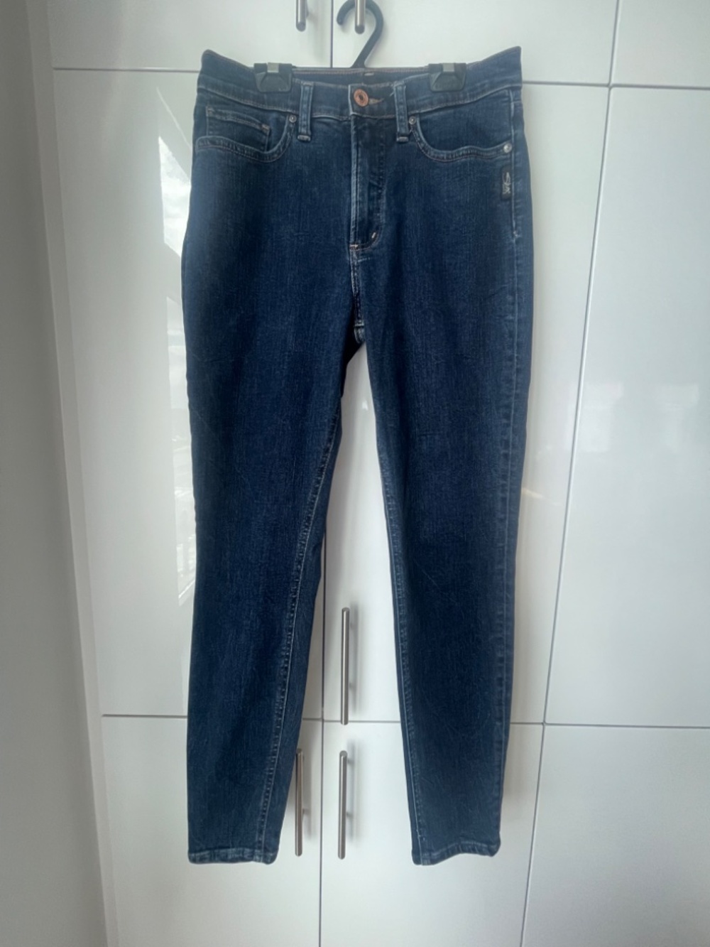 SILVER JEAN CO. CALLEY HIGH RISE SKINNY JEANS - SIZE W28/L/29 - INDIGO BLUE